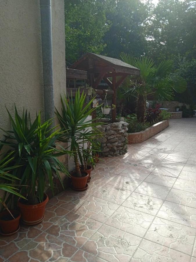 Guest House Urdoviza Kiten  Exterior foto