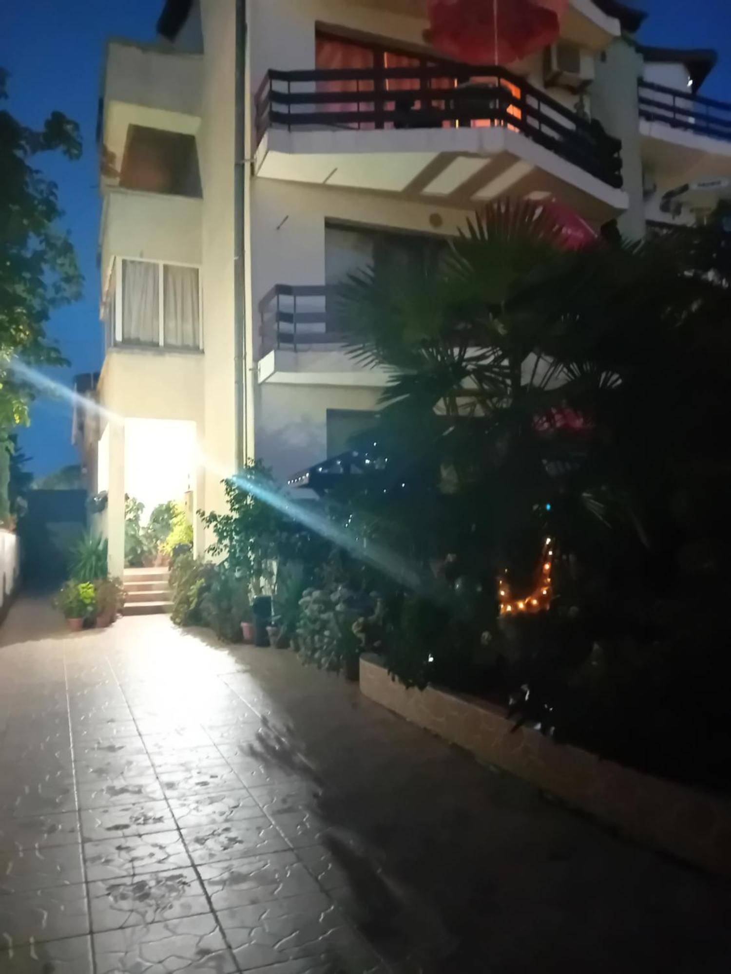 Guest House Urdoviza Kiten  Exterior foto